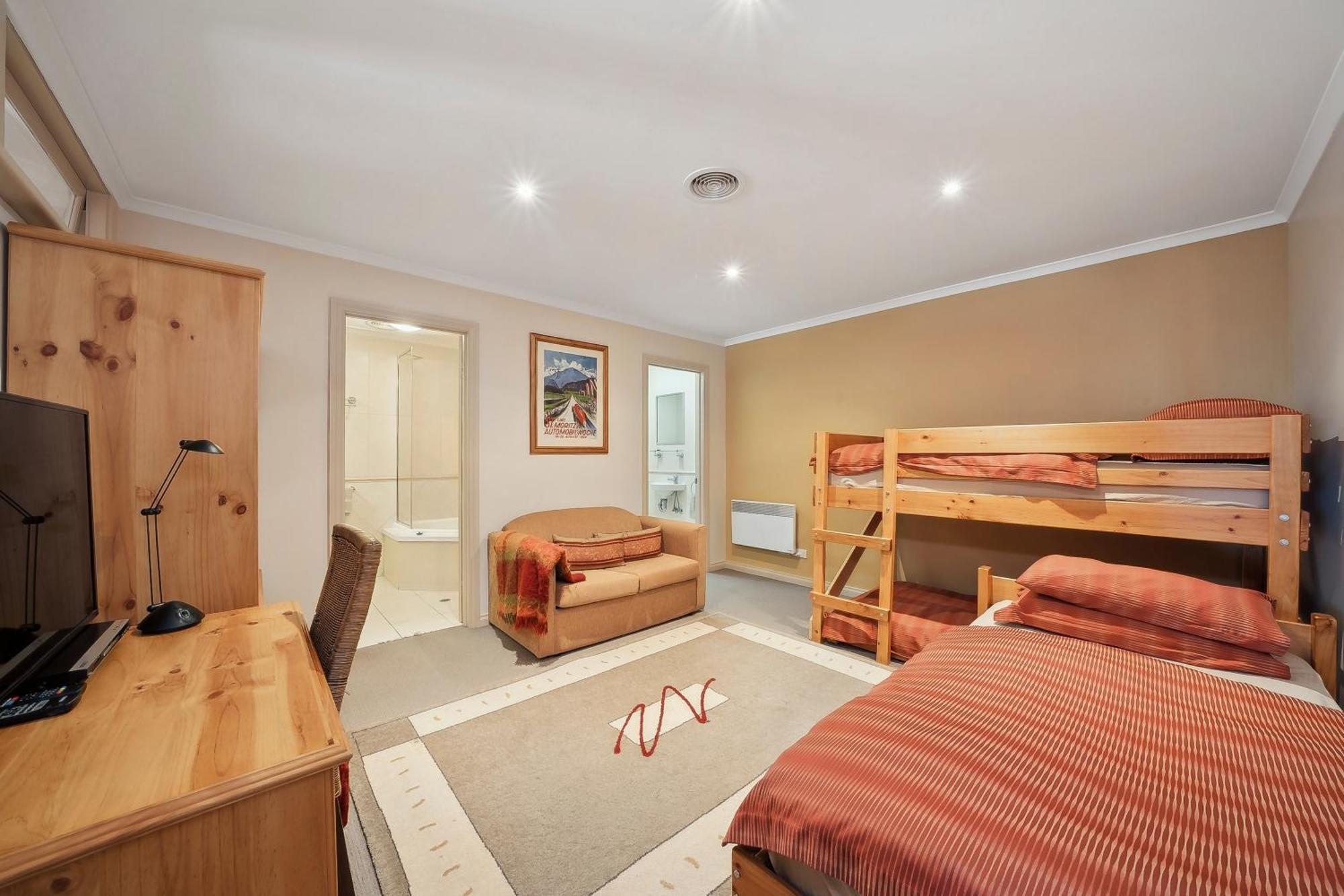 Hotel Pension Grimus Mount Buller Exterior foto